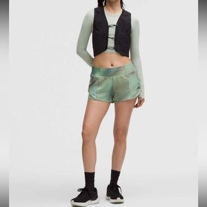 🍋Size 10 - NWT: LULULEMON - Hotty Hot High-Rise Lined Short 2.5"